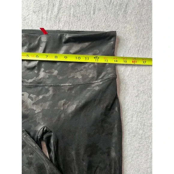 Spanx By Sara Blakely Black Camo‎ Print High Waist Leggings Women's XL - Picture 4 of 7